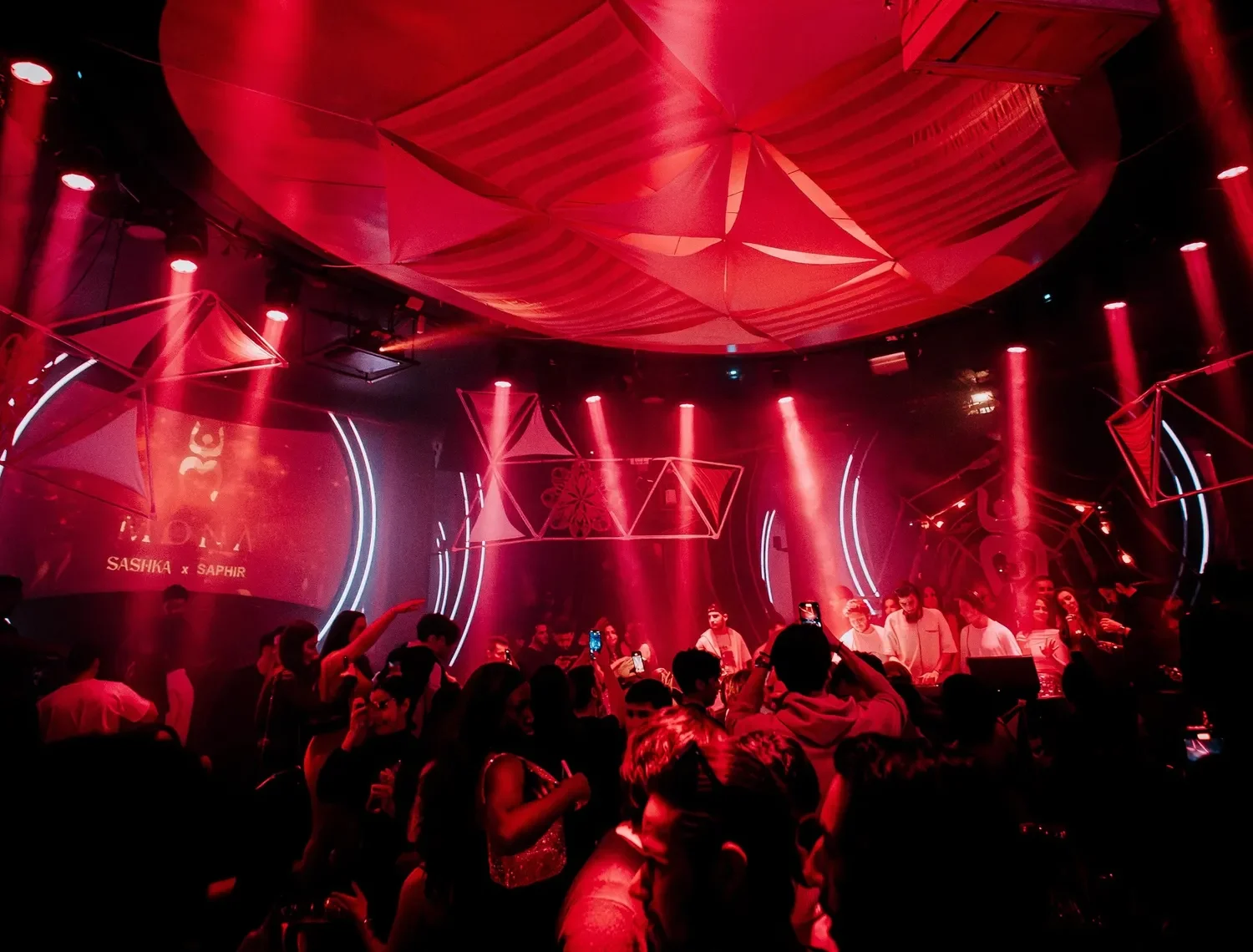 Tempat Dugem dengan Musik EDM Terbaik di Jakarta untuk Pengalaman Malam yang Tak Terlupakan