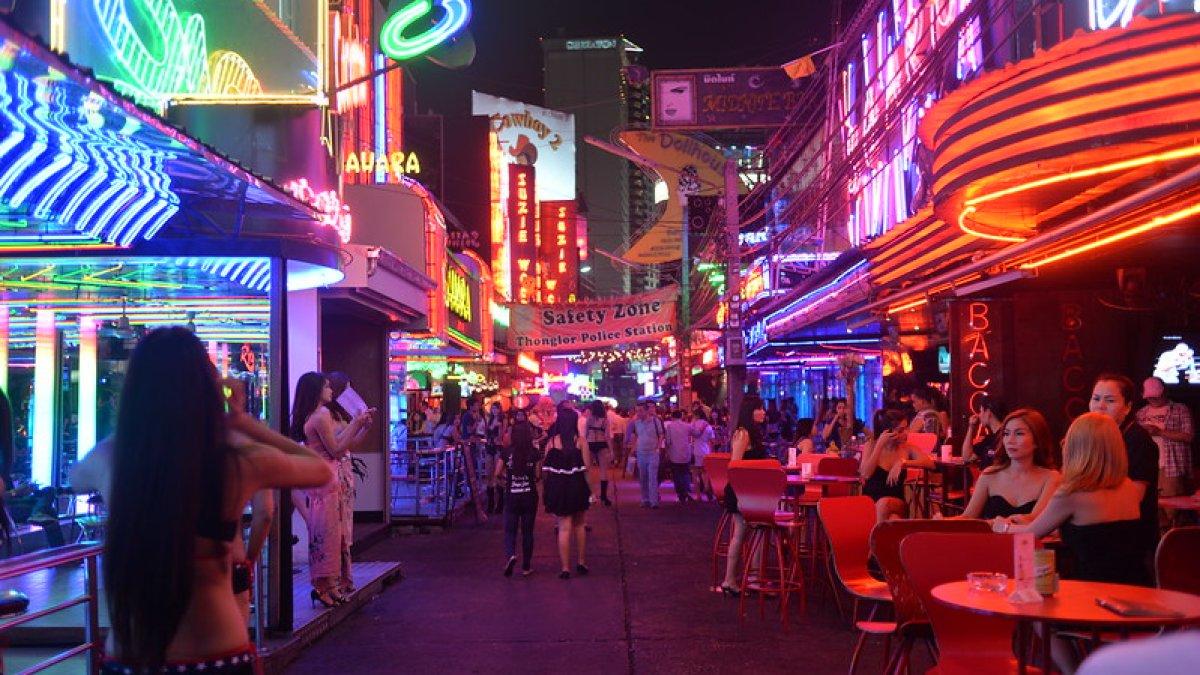 Destinasi Nightlife Hits: Menemukan Suasana Malam yang Tak Terlupakan di Indonesia