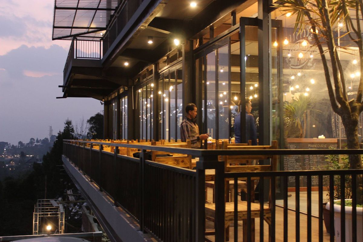 Rekomendasi Cafe Malam Terbaik Dengan Live Music Di Jakarta untuk Pengalaman Santai yang Menyenangkan
