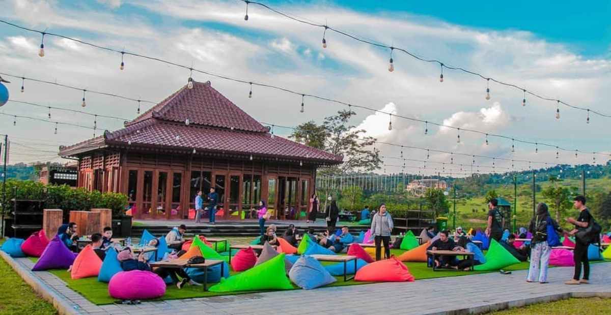 Cafe Malam Terbaik Untuk Kumpul Komunitas di Bogor Suasana Nyaman dan Menarik