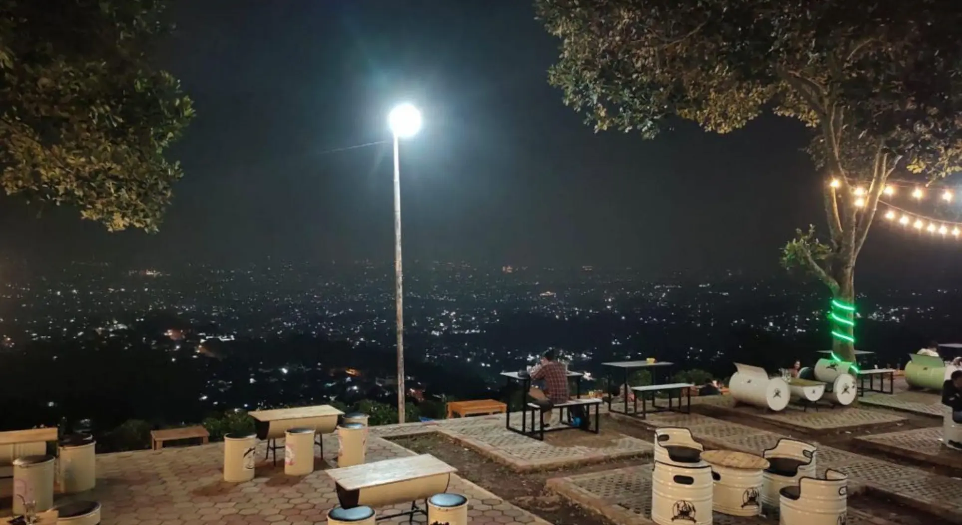 Hiburan Malam Keluarga 2025: Pilihan Terbaik untuk Menikmati Kebersamaan