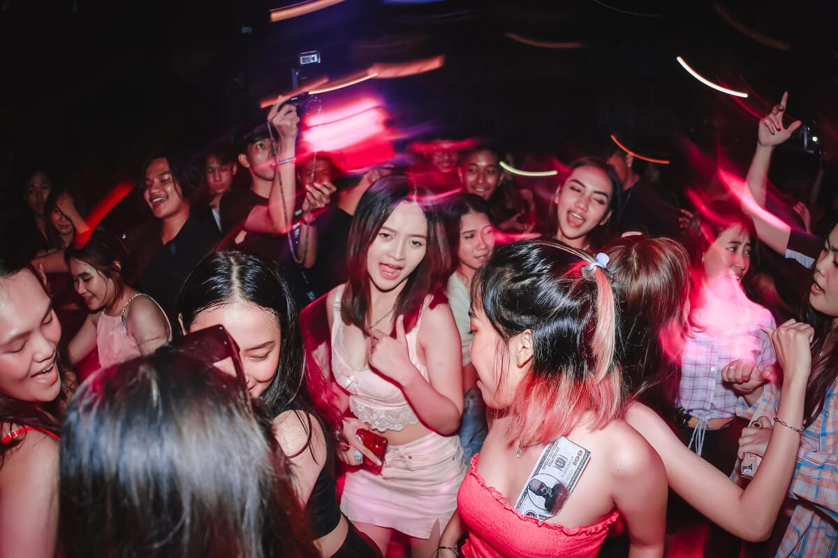 Tempat Dugem Kekinian 2025: Di Mana Harus Pergi Malam Ini