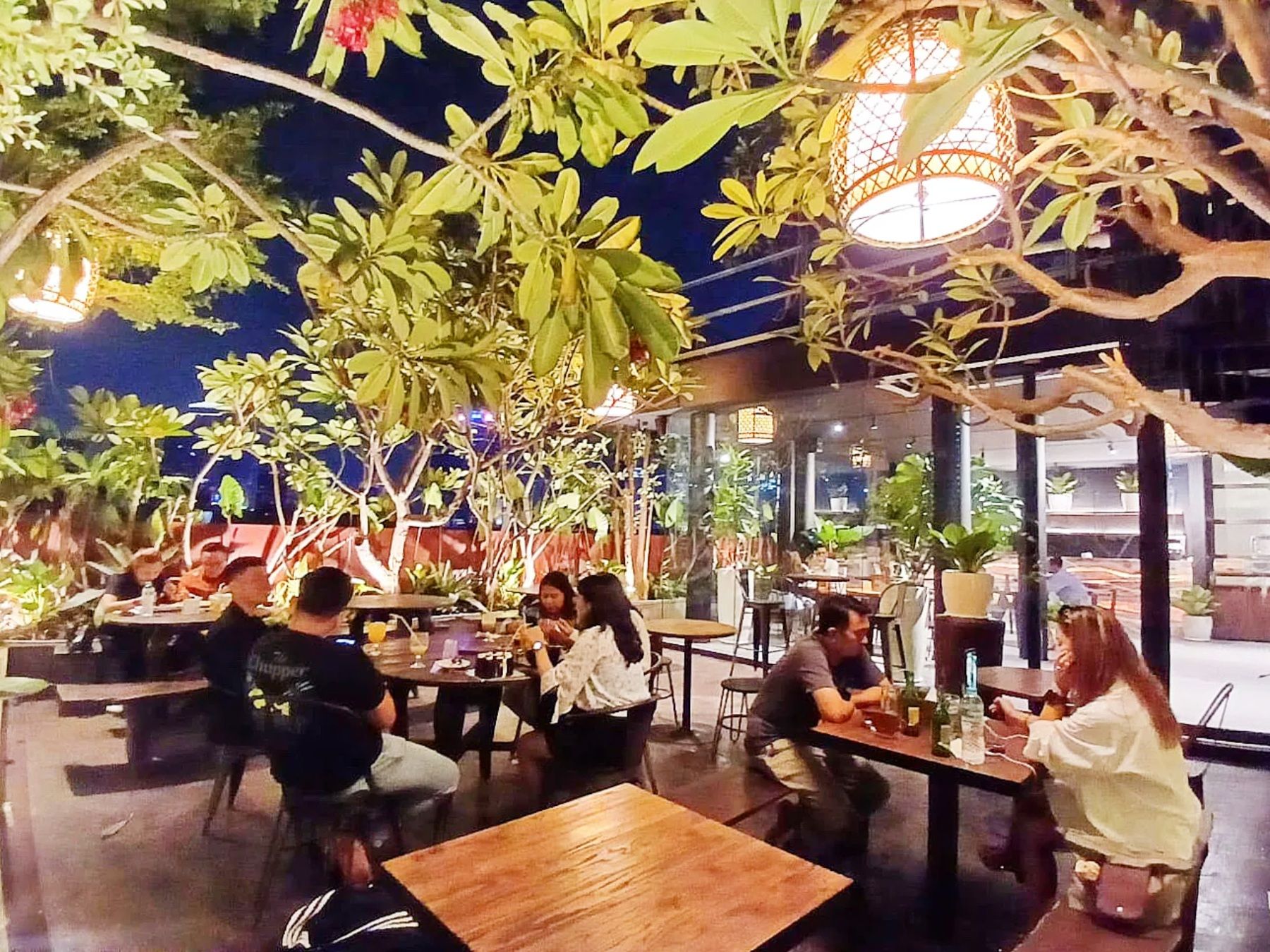 Cafe Malam Terbaik di Indonesia untuk Anak Muda dengan Konsep Trendy dan Mewah — Ultimate Guide to Stylish Night Cafés and Luxury Hangouts
