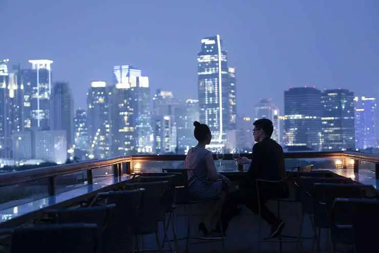 Rekomendasi Cafe Malam Terbaik di Indonesia dengan Konsep Modern dan Megah — Top Picks, Ambience, and Practical Info