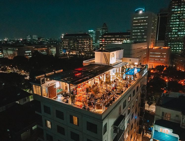 Cafe Malam Terbaik di Indonesia yang Buka Hingga Larut dengan Tampilan Megah — Guide to Luxurious Late-Night Cafes Across Indonesia